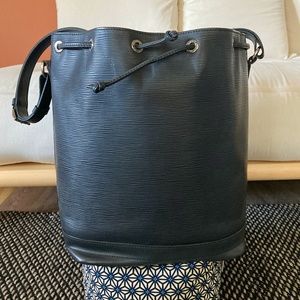 Louis Vuitton Epi Noe bucket bag, black